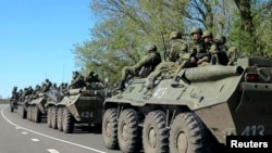 Российские военнослужащие у российско-украинской границы, апрель 2014 года