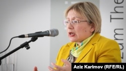 Azerbaijani human rights activist Leyla Yunus was arrested with her husband in August, and they are being held in pretrial detention on charges of high treason and other crimes.