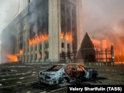 Қаңтар оқиғасы кезінде өртке оранған Алматы қаласының әкімдігі, 5 қаңтар 2022 жыл.