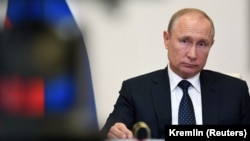 Ресей басшысы Владимир Путин Еуразия жоғары экономика кеңесінің отырысында. 2020 жыл.