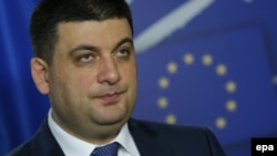 Ukraine's pro-European parliament speaker Volodymyr Hroysman was widely tipped to succeed Arseniy Yatsenyuk as prime minister, although talks on April 11-12 reportedly stalled over a possible cabinet. (file photo)